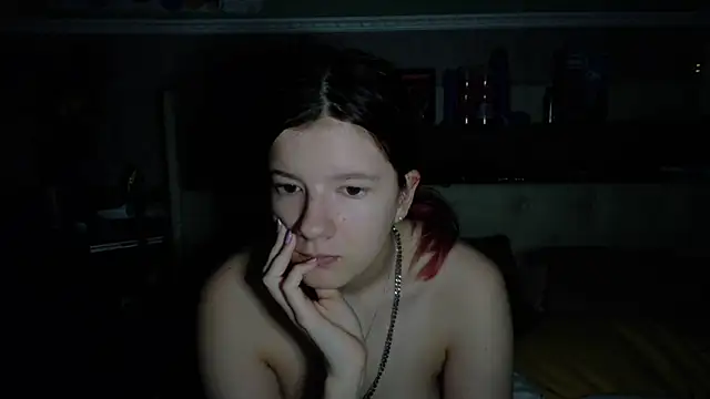 Snapshot of Hot_SkinnyGirl chatting on 04/15/26, 02:51 Hot SkinnyGirl online show from 04/15/26, 02:51