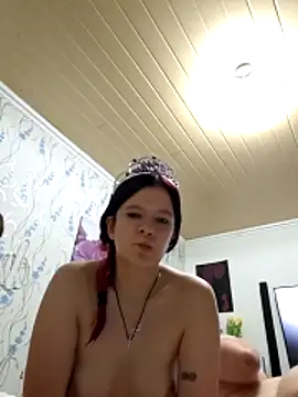 Snapshot of Hot_SkinnyGirl chatting on 04/18/26, 06:45 Hot SkinnyGirl online show from 04/18/26, 06:45