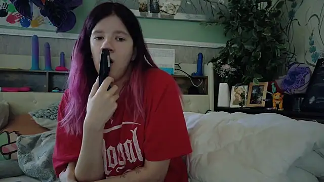 Snapshot of Hot_SkinnyGirl chatting on 04/25/26, 02:25 Hot SkinnyGirl online show from 04/25/26, 02:25