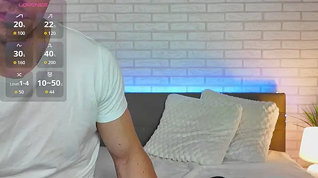 GarettVoss online show from 10/08/25, 04:21