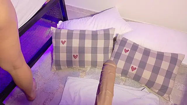 KeendraFox  online show from 11/11/25, 10:37