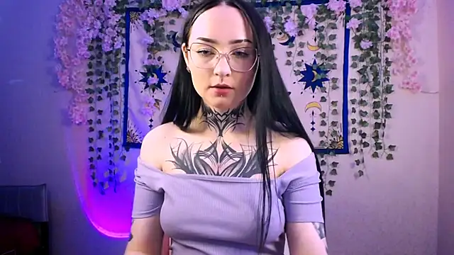 MollyKissy online show from 04/09/26, 05:51