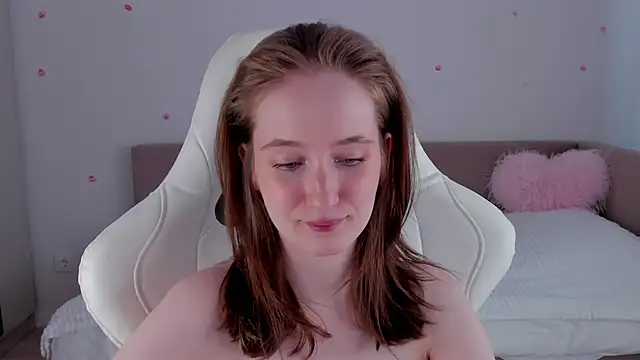 Snapshot of CrystalSoul_ chatting on 09/29/25, 07:24 CrystalSoul online show from 09/29/25, 07:24