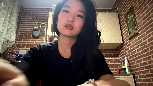 EmmaLeexth online show from 01/10/26, 02:08