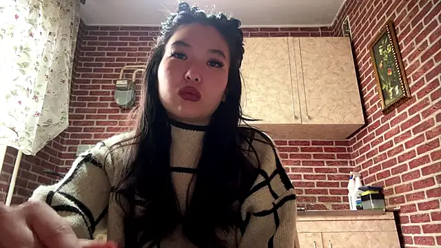 Snapshot of EmmaLeexth chatting on 03/17/26, 10:07 EmmaLeexth online show from 03/17/26, 10:07