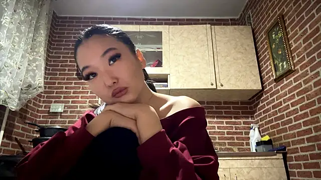 Snapshot of EmmaLeexth chatting on 03/29/26, 01:33 EmmaLeexth online show from 03/29/26, 01:33