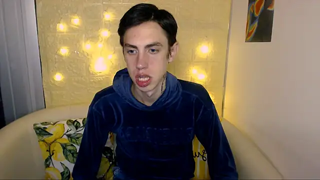 Snapshot of AlexNaughty14 chatting on 09/19/25, 09:22 AlexNaughty14 online show from 09/19/25, 09:22