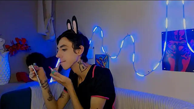 Snapshot of AlexNaughty14 chatting on 10/12/25, 08:02 AlexNaughty14 online show from 10/12/25, 08:02