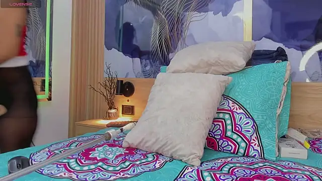 Anabacker01 online show from 12/03/25, 07:23