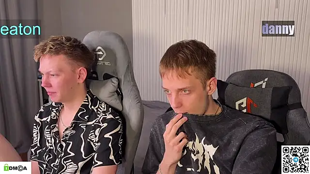 Snapshot of Eaton_ chatting on 04/19/26, 01:43 Eaton online show from 04/19/26, 01:43