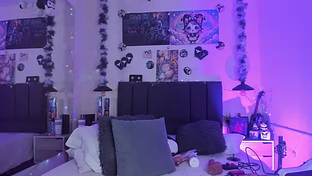 SabrinaV  online show from 02/13/26, 11:28