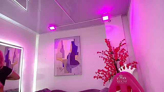 Kitty rouusse online show from 10/04/25, 07:34