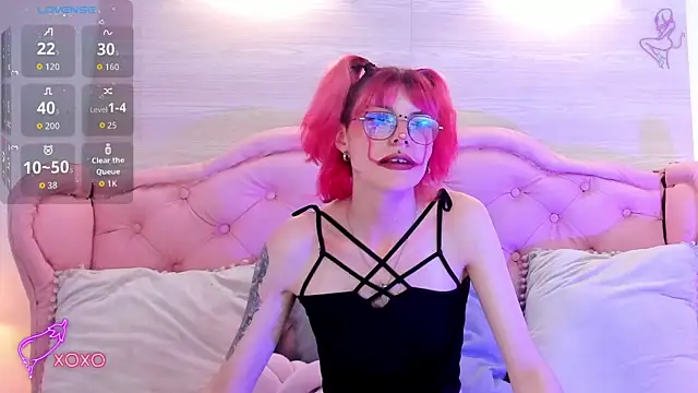 Snapshot of Rossiie_Hunt_ chatting on 10/01/25, 04:57 Rossiie Hunt  online show from 10/01/25, 04:57