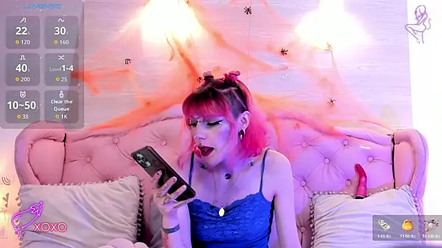 Snapshot of Rossiie_Hunt_ chatting on 10/04/25, 05:11 Rossiie Hunt  online show from 10/04/25, 05:11