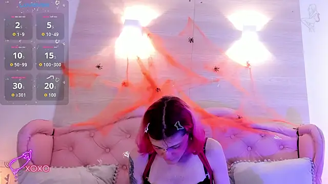 Snapshot of Rossiie_Hunt_ chatting on 10/10/25, 05:12 Rossiie Hunt  online show from 10/10/25, 05:12