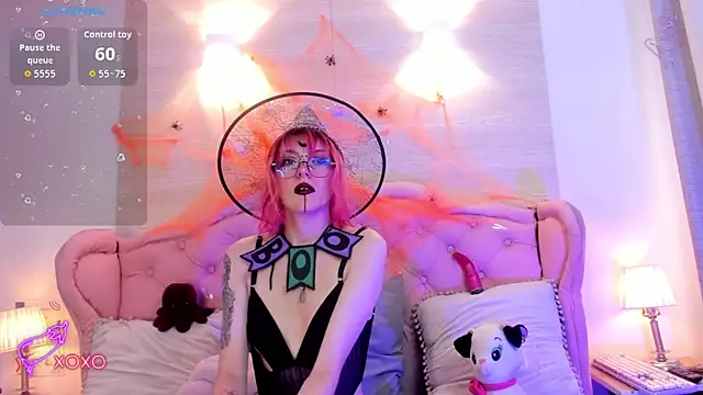 Snapshot of Rossiie_Hunt_ chatting on 10/11/25, 04:27 Rossiie Hunt  online show from 10/11/25, 04:27