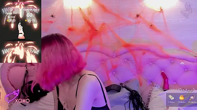 Snapshot of Rossiie_Hunt_ chatting on 10/21/25, 06:30 Rossiie Hunt  online show from 10/21/25, 06:30