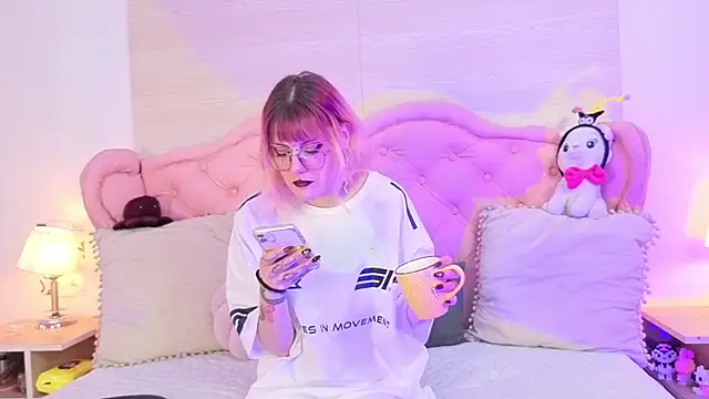 Rossiie Hunt  online show from 11/26/25, 06:09