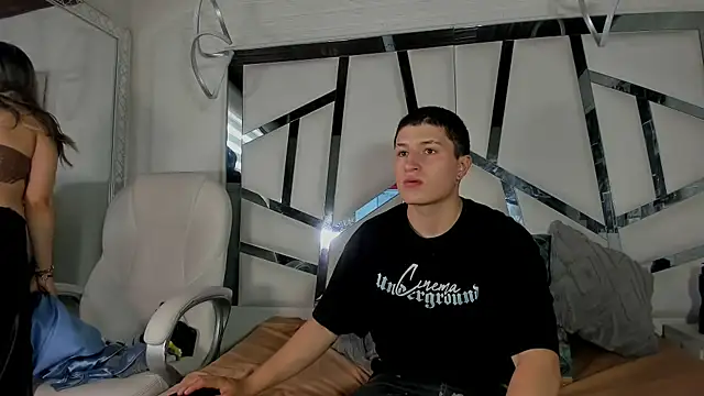 ANLLELOAndANGELA online show from 04/05/26, 09:01