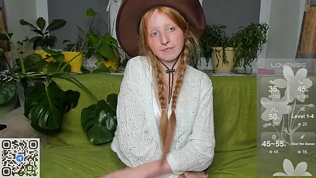 Snapshot of RitaSweety18 chatting on 11/16/25, 07:52 RitaSweety18 online show from 11/16/25, 07:52