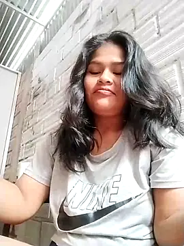 Snapshot of Karin_39 chatting on 04/05/26, 03:53 Karin 39 online show from 04/05/26, 03:53