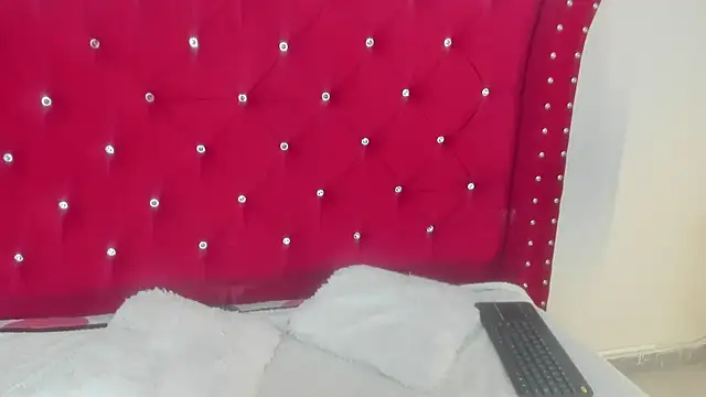 Snapshot of sky-ls chatting on 09/22/25, 03:36 sky-ls online show from 09/22/25, 03:36