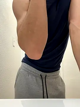 gymratforyouu online show from 10/18/25, 04:48