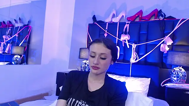 Emily Swiftt online show from 10/23/25, 07:29