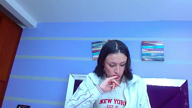 Emily Swiftt online show from 11/15/25, 03:37