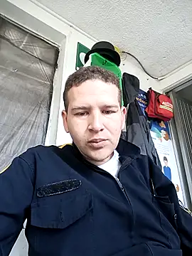 Snapshot of thefollador69 chatting on 10/28/25, 01:03 thefollador69 online show from 10/28/25, 01:03