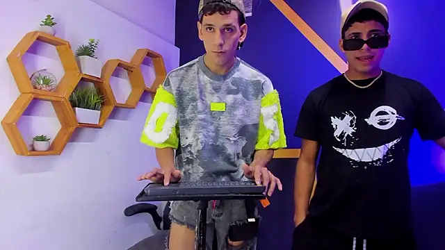 Noha Deluxe online show from 09/28/25, 02:22