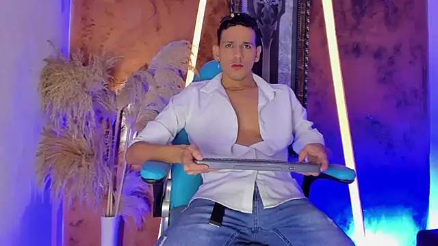 Noha Deluxe online show from 10/27/25, 03:05