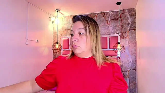 Snapshot of MaylinRosse_ chatting on 04/28/26, 06:57 MaylinRosse online show from 04/28/26, 06:57