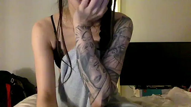 Snapshot of pinkybaby444 chatting on 10/20/25, 12:27 pinkybaby444 online show from 10/20/25, 12:27