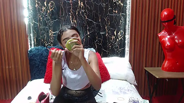 MadelinPaterson online show from 10/07/25, 06:27