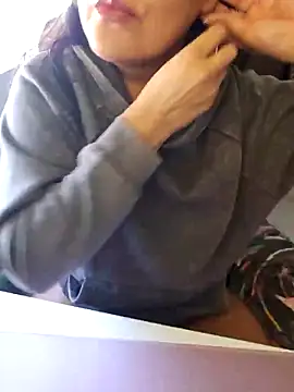 Snapshot of sw33th3art chatting on 10/21/25, 07:36 sw33th3art online show from 10/21/25, 07:36