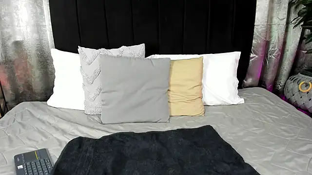 Lenapaul  online show from 10/24/25, 03:58