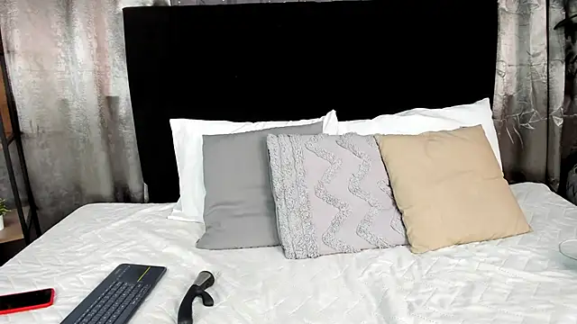 Lenapaul  online show from 11/11/25, 04:23