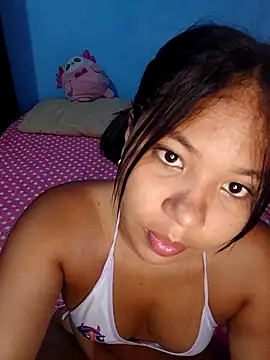 Snapshot of little_onixx chatting on 11/21/25, 10:25 little onixx online show from 11/21/25, 10:25