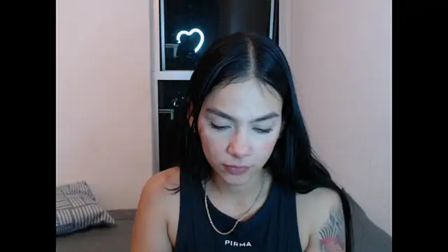 Snapshot of Mia_fire666 chatting on 12/20/25, 01:56 Mia fire666 online show from 12/20/25, 01:56