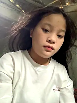 Snapshot of -Miraa- chatting on 09/24/25, 05:44 -Miraa- online show from 09/24/25, 05:44