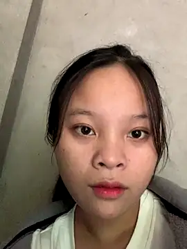 Snapshot of -Miraa- chatting on 09/25/25, 01:42 -Miraa- online show from 09/25/25, 01:42