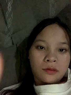 Snapshot of -Miraa- chatting on 09/25/25, 02:21 -Miraa- online show from 09/25/25, 02:21