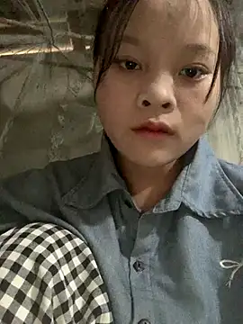 Snapshot of -Miraa- chatting on 09/27/25, 06:29 -Miraa- online show from 09/27/25, 06:29