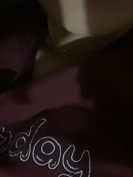 Snapshot of -Miraa- chatting on 10/21/25, 01:45 -Miraa- online show from 10/21/25, 01:45