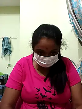 Snapshot of queendivya chatting on 09/20/25, 03:57 queendivya online show from 09/20/25, 03:57