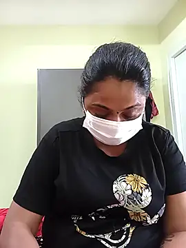 Snapshot of queendivya chatting on 10/01/25, 05:46 queendivya online show from 10/01/25, 05:46