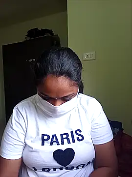 Snapshot of queendivya chatting on 10/03/25, 02:08 queendivya online show from 10/03/25, 02:08