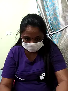 Snapshot of queendivya chatting on 10/03/25, 04:04 queendivya online show from 10/03/25, 04:04