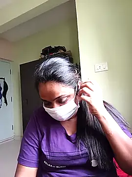 Snapshot of queendivya chatting on 10/04/25, 05:05 queendivya online show from 10/04/25, 05:05